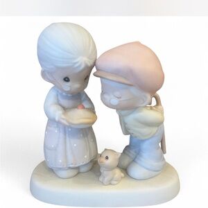 Vintage Precious Moments Figurine ‘Sweeter as the Years go By’ in good condition
